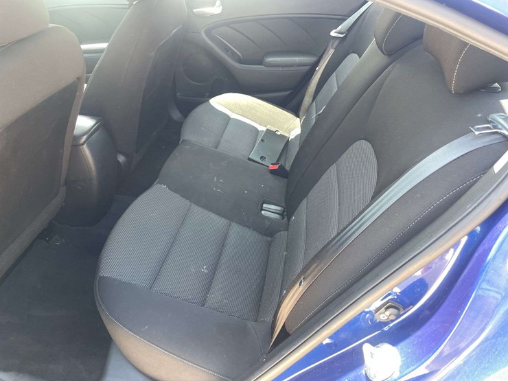 2017-kia-forte-4-door-sedan-(174,799-miles)-image-14