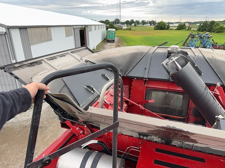 2022-case-ih-8250-image-55