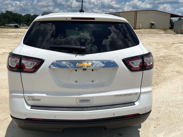 2016-chevrolet-traverse-image-6