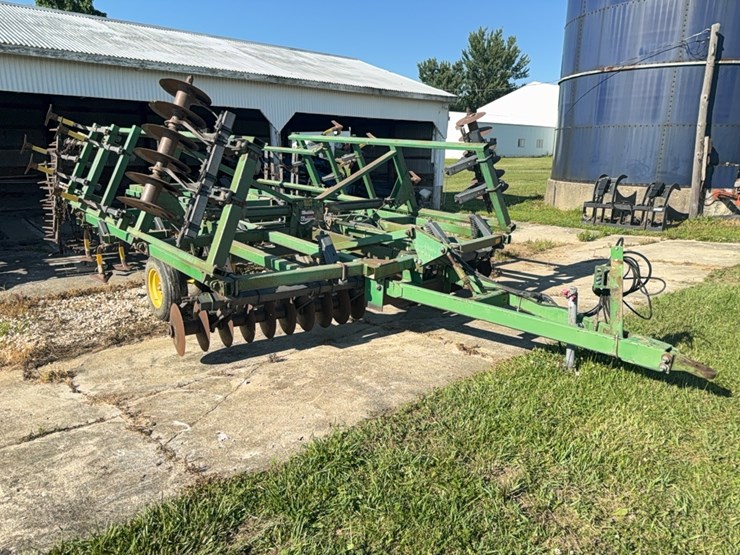 john-deere-724-image-1