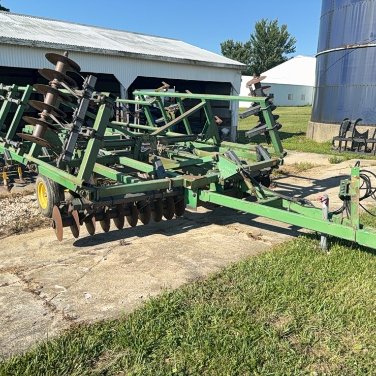 JOHN DEERE 724