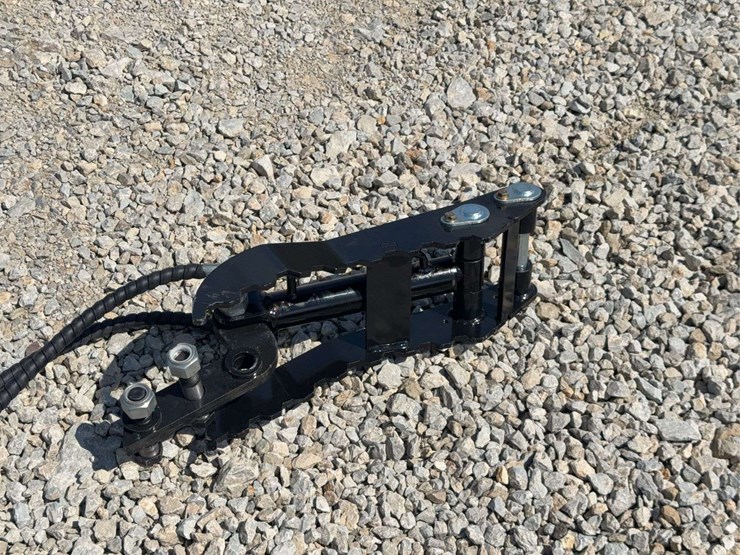 hydraulic-thumb-attachment-for-mini-excavator-image-4