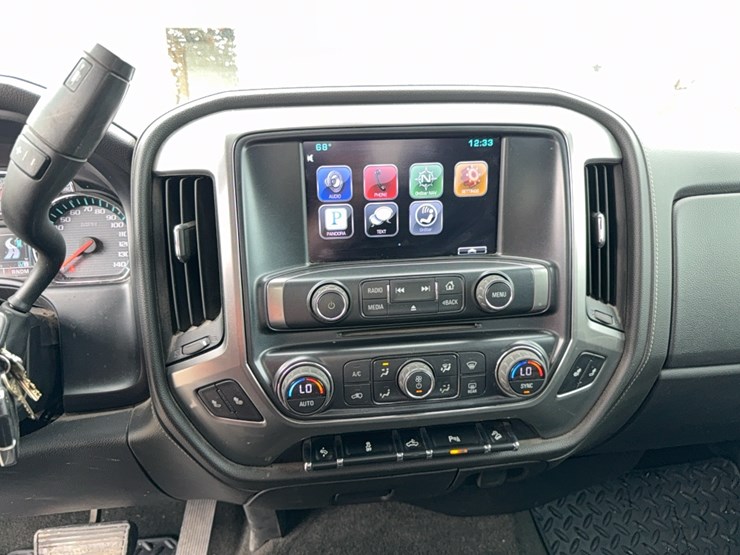 2016-chevrolet-silverado-ltz-image-39