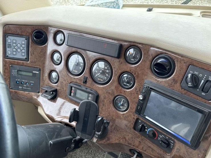 2004-alfa-leisure-see-ya-class-a-motorhome-image-24
