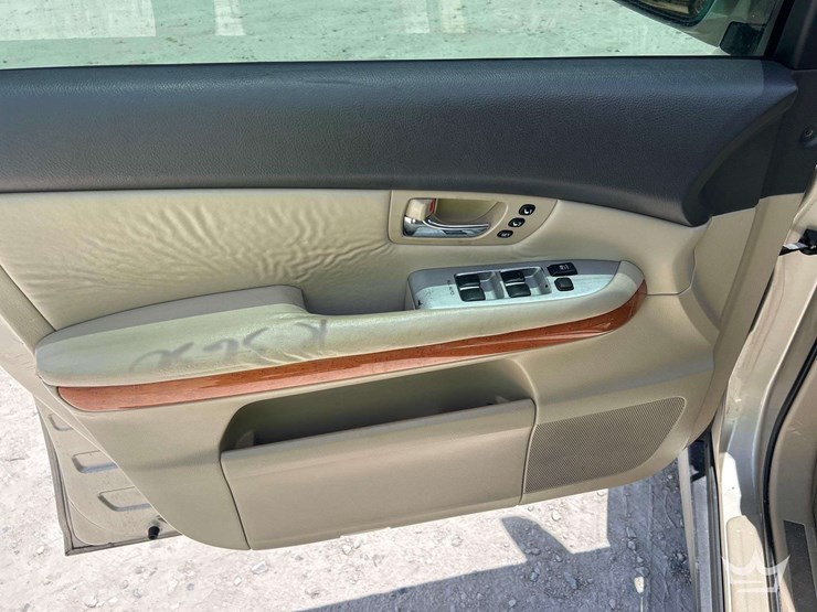 2006-lexus-rx400h-image-11