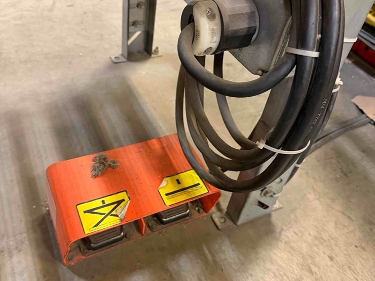 lee-l36-30-electric-hydraulic-scissor-lift-image-5
