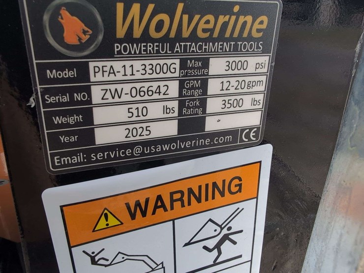 (1)-wolverine-skid-steer-pallet-fork-hydraulic-adjustable-pfa-11-3300g-image-4