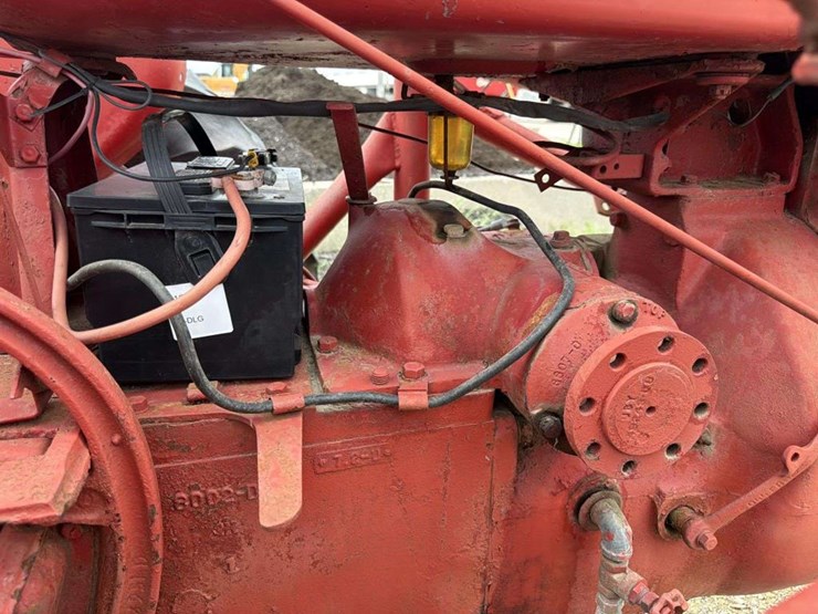 farmall-m-loader-tractor-image-14