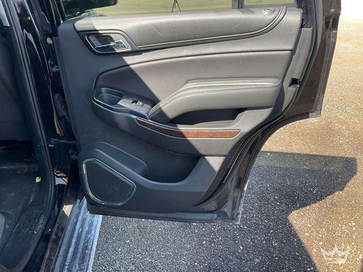 2018-chevrolet-tahoe-image-22