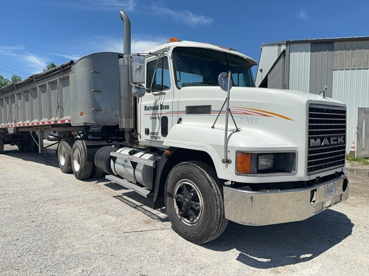 1993-mack-ch613-image-3