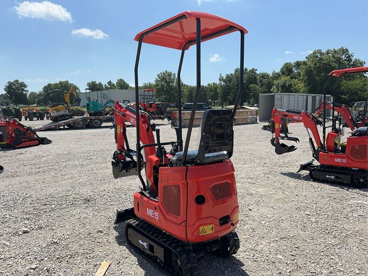 2026-me15-mini-excavator-image-3