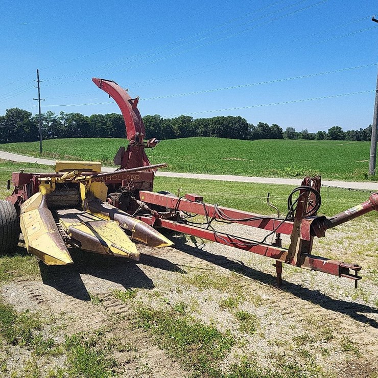 NEW HOLLAND 890