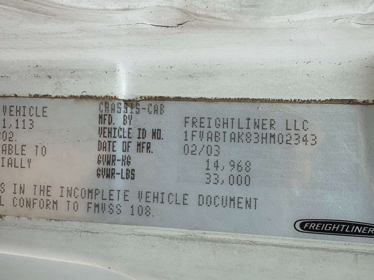 2003-freightliner-fl70-image-35