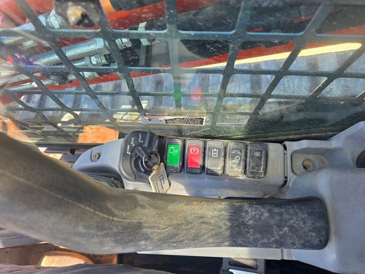 kubota-svl65-2-image-23