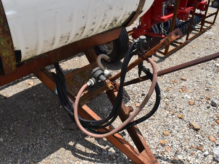 clark-3000-gallon-spray-rig-image-6