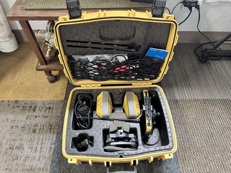 topcon-hiper-vr-gnss-receiver-image-1