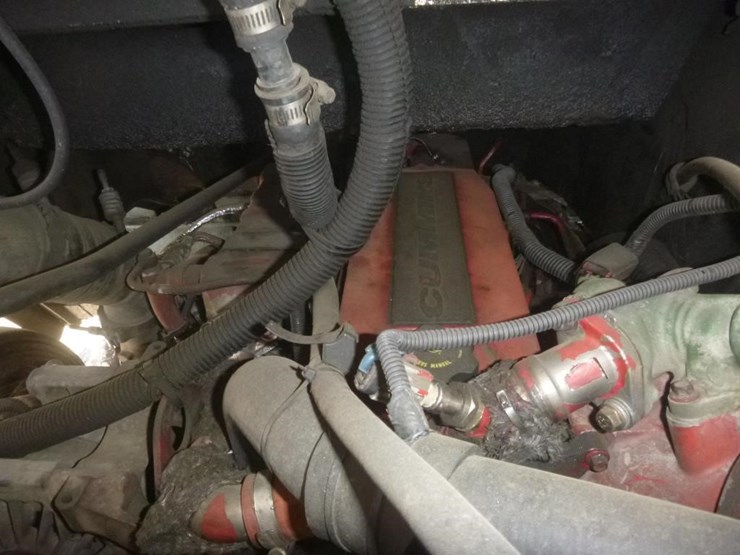 2012-freightliner-mt55-image-18