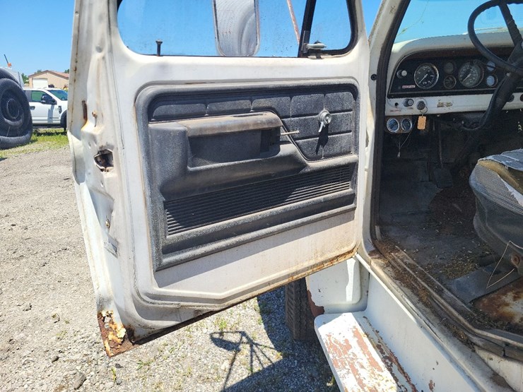 ford-f700-image-33