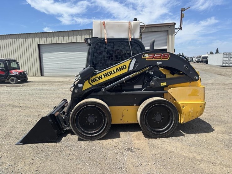 2021-new-holland-l328-image-5