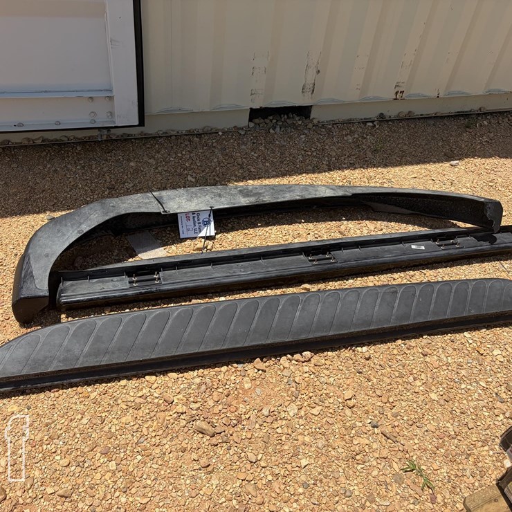DODGE RAM DIFFUSER & RUNNING BOARDS