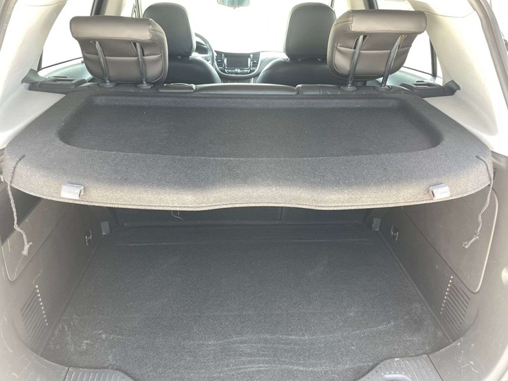 2021-chevrolet-trax-4-door-mpv-(169,929-miles)-image-15
