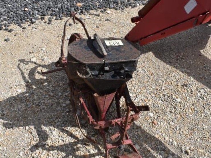 antique-one-row-planter-image-2