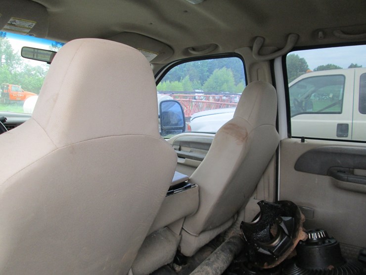 2004-ford-f450-xlt-image-32