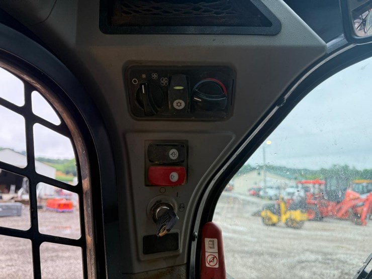 2018-caterpillar-299d2-image-26