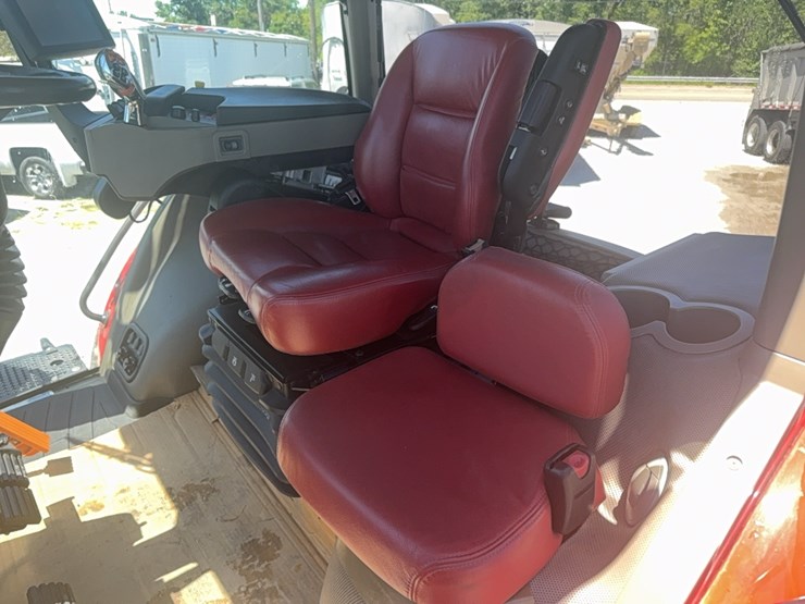 2020-case-ih-magnum-340-image-35