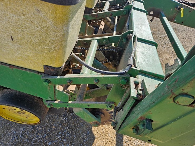 john-deere-7000-image-16