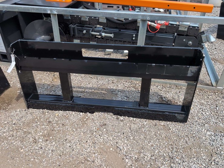 (1)-wolverine-skid-steer-attachment-pff2-13-45w-image-1