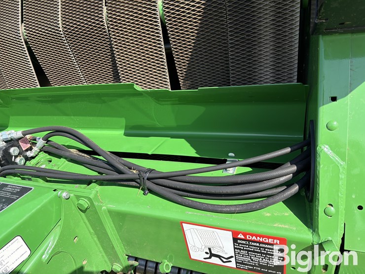 2022-john-deere-560m-image-14