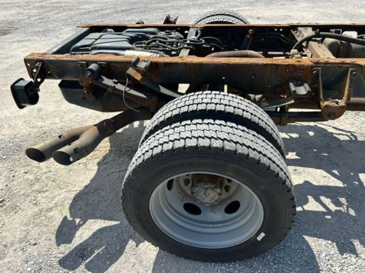 2016-ford-f550-xl-image-41