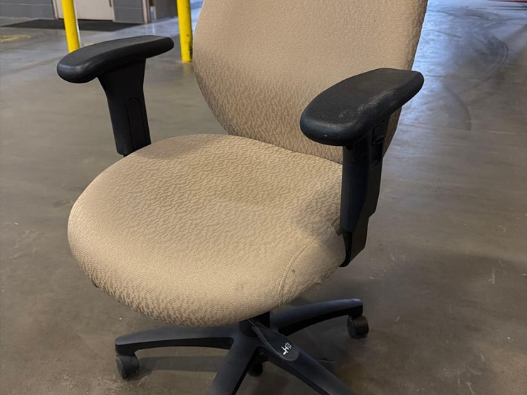 office-chair-image-1