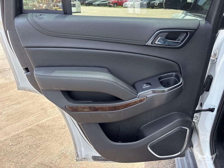 2019-chevrolet-tahoe-image-18