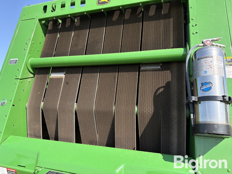 2022-john-deere-560m-image-11