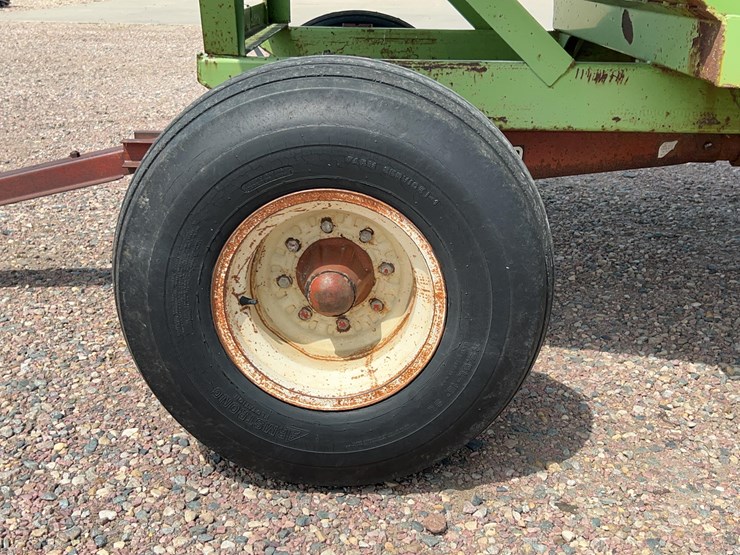 parker-5010b-gravity-wagon-image-13