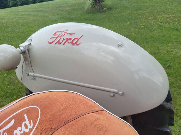 1951-ford-8n-image-47