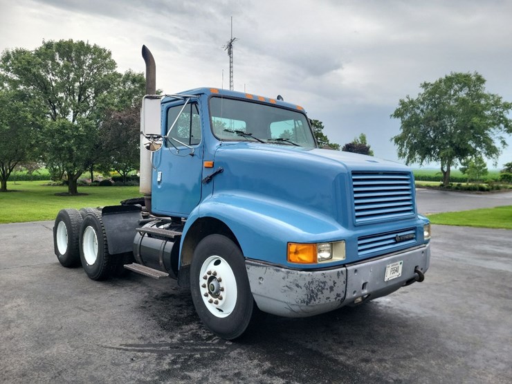 1995-international-8200-image-7