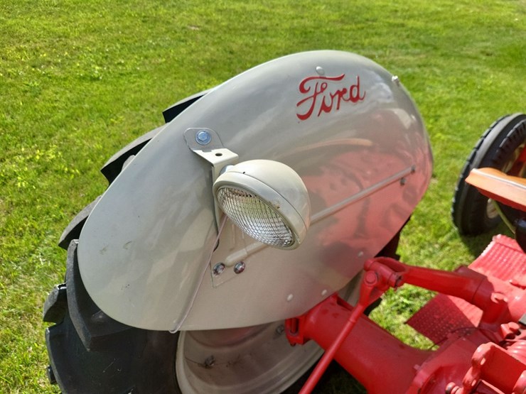 1951-ford-8n-image-19