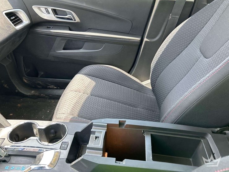 2013-chevrolet-equinox-image-17