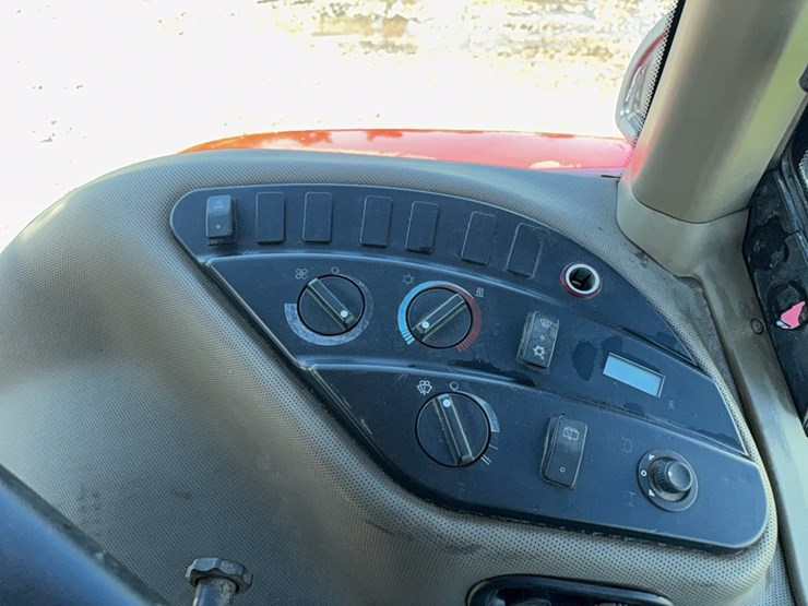 2004-case-ih-mx230-image-37