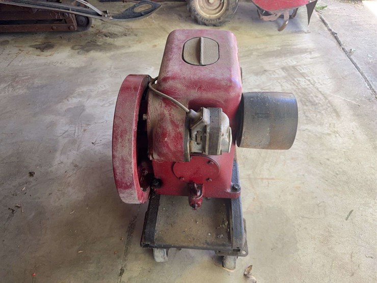 international-la-1-1/2-hp-engine-image-2
