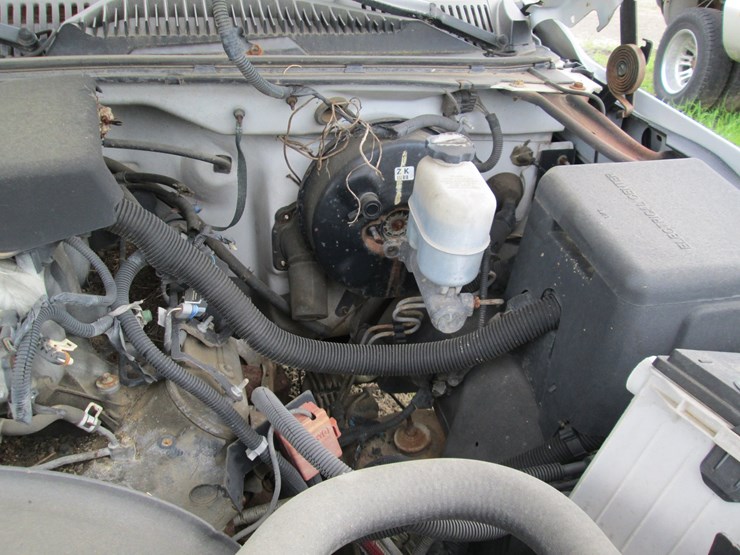 2000-chevrolet-silverado-1500-image-17