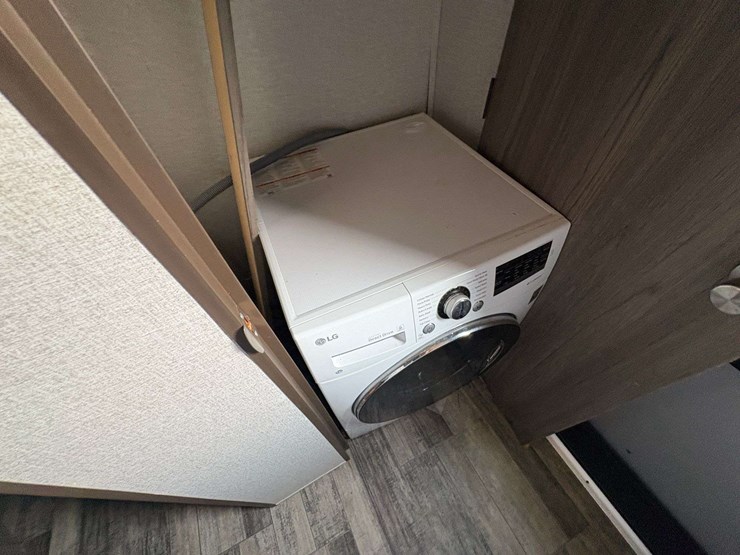 2021-keystone-volante-40'-5th-wheel-travel-trailer-image-24