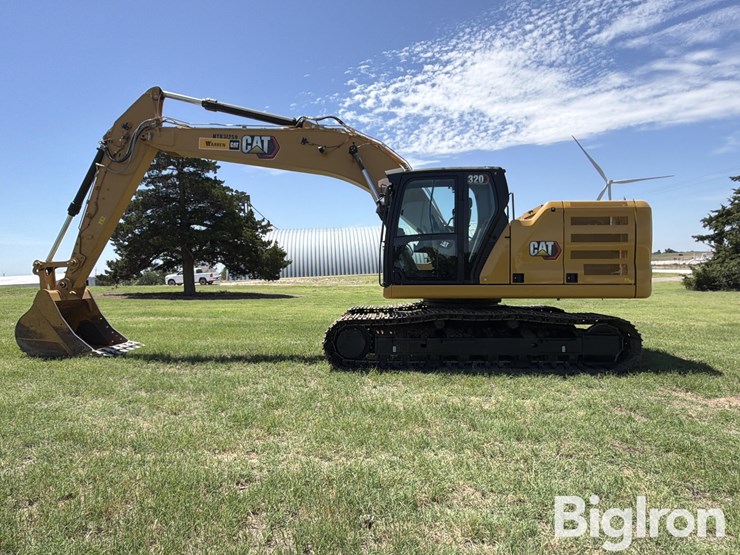 2024-caterpillar-320-image-8