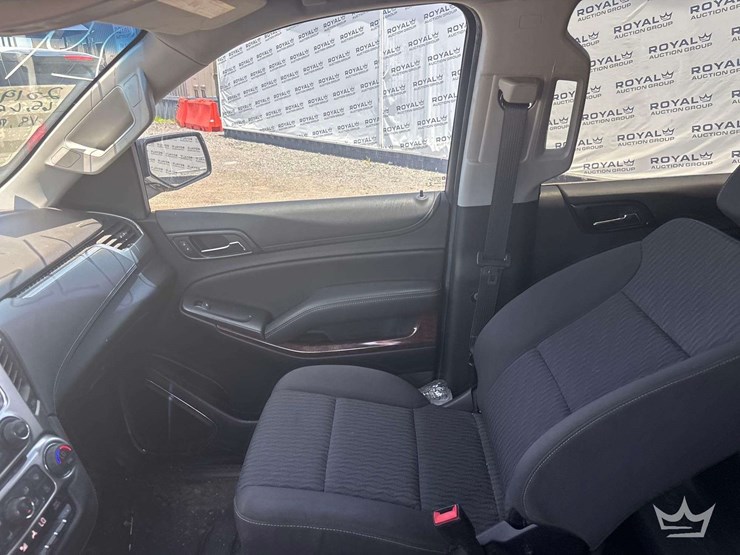 2019-chevrolet-tahoe-image-17