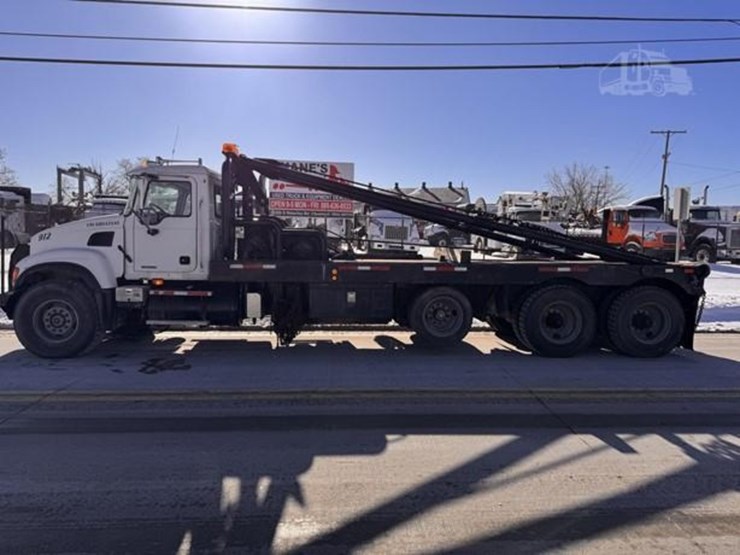 2006-mack-cv713-granite-rolloff-truck-image-13
