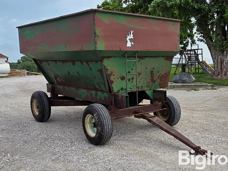 dakon-1212-dakon-gravity-wagon-with-hydraulic-auger-image-3