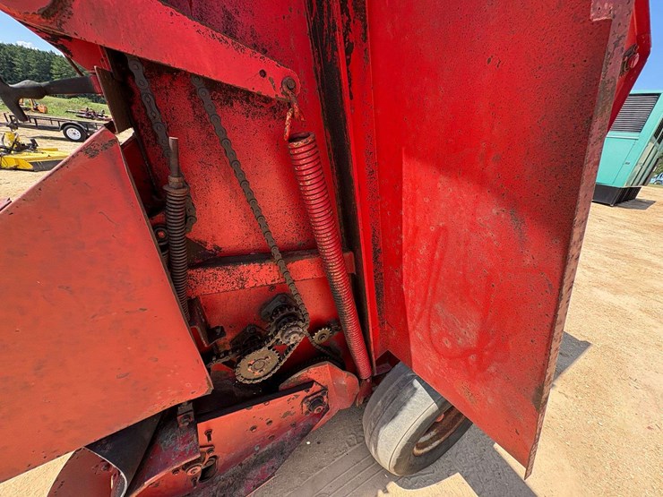 massey-ferguson-1560-image-29